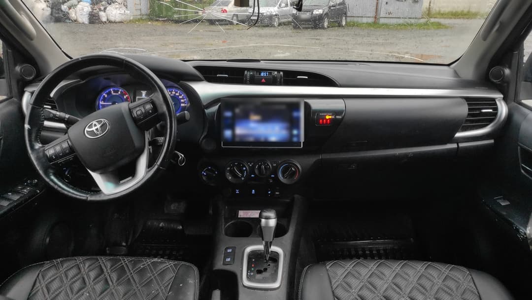 Toyota Hilux - 5