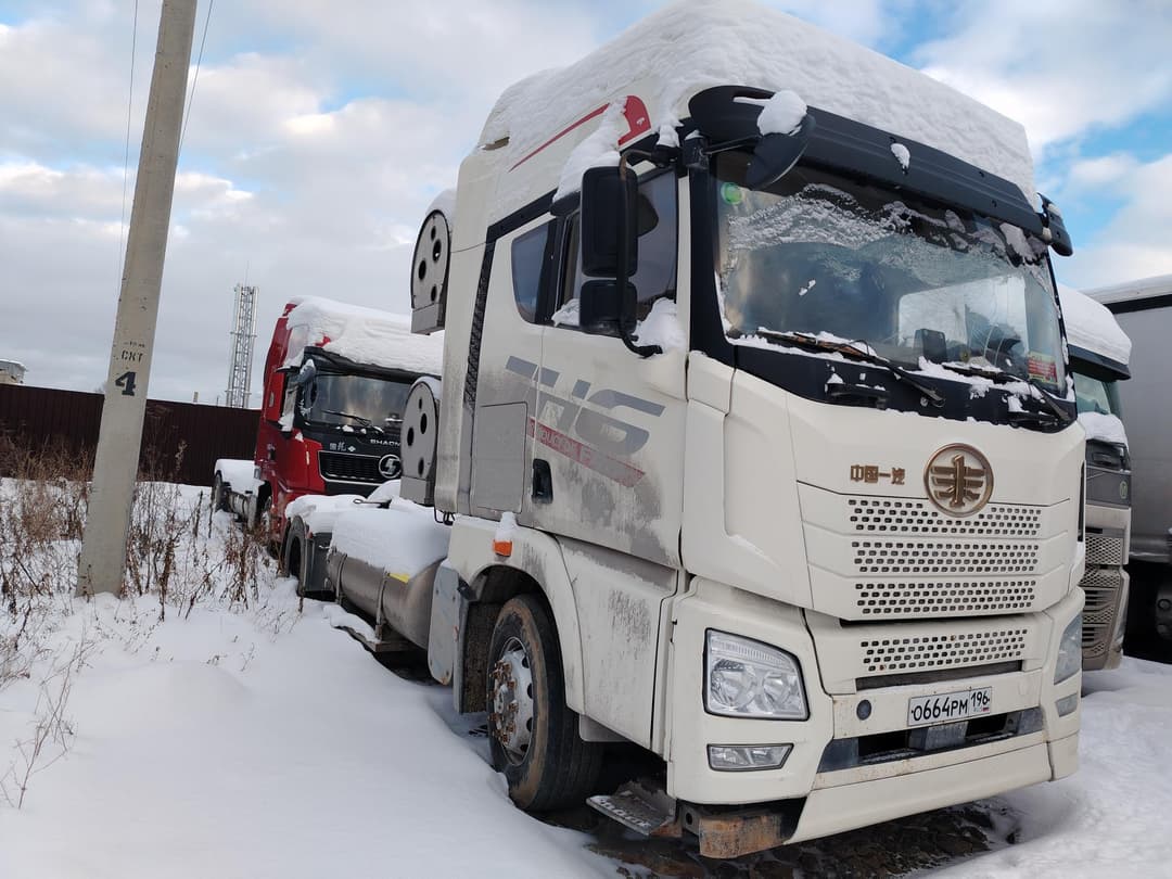 FAW CA* 4x2 Седельный тягач - 2