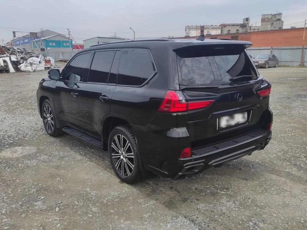 Lexus LX 450d - 4