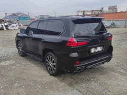 Lexus LX 450d - 4
