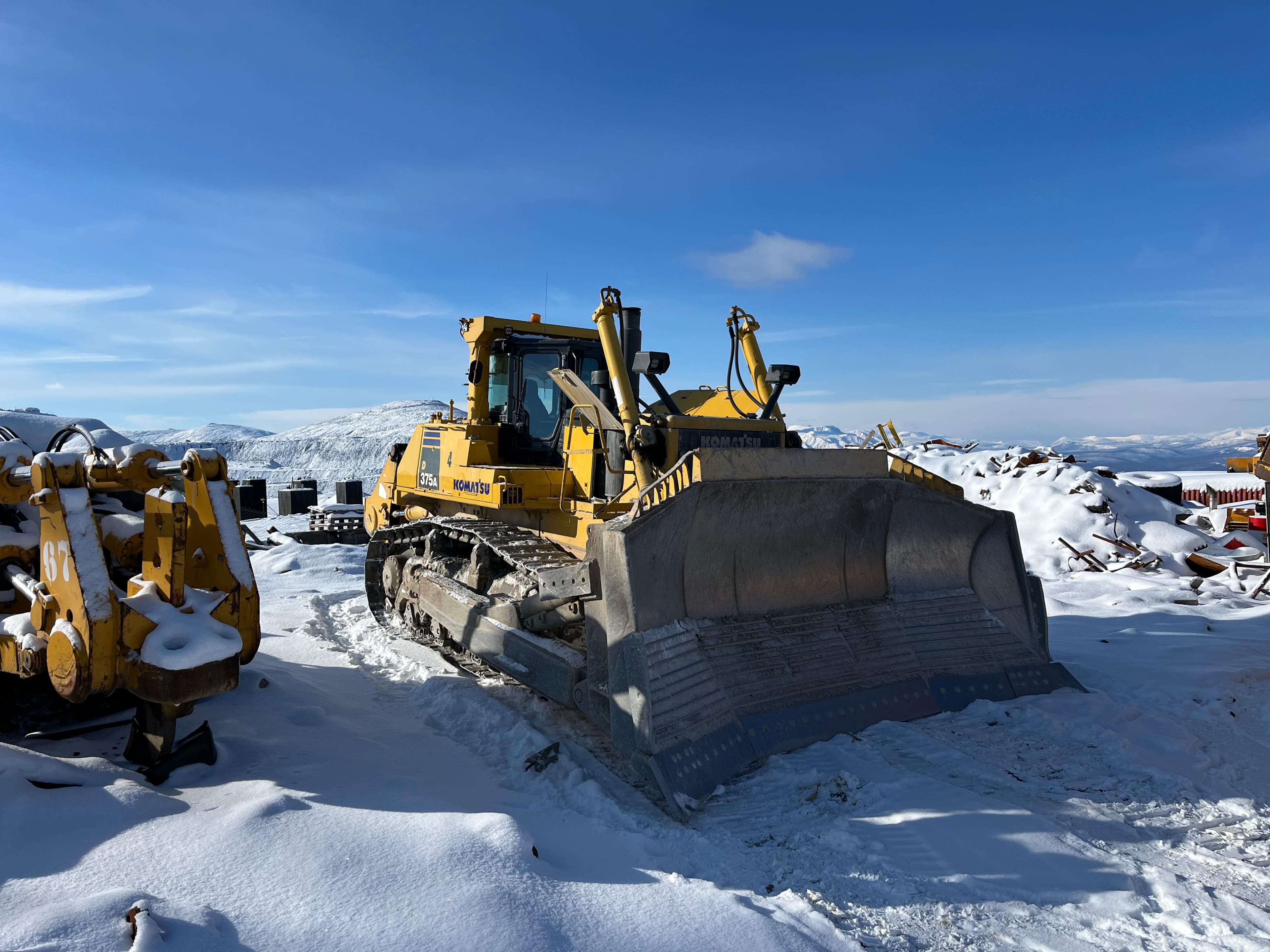 Komatsu D375 Бульдозер - 2