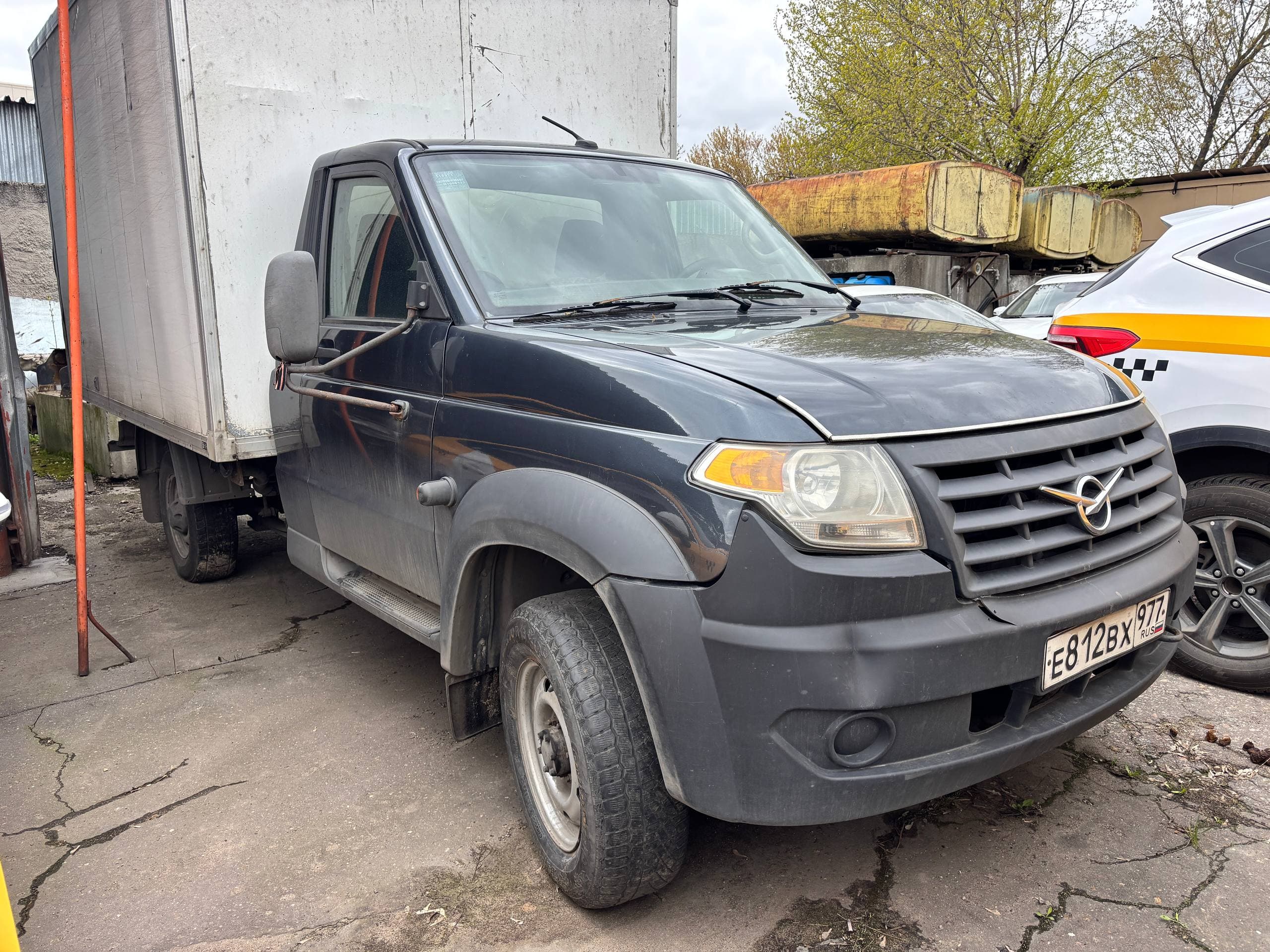 UAZ Profi - 2