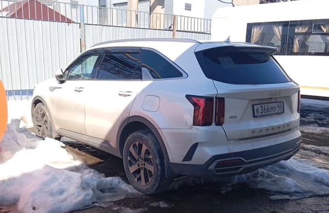 KIA Sorento - 4