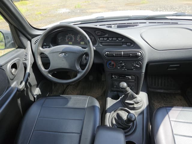 Lada Niva Travel - 5