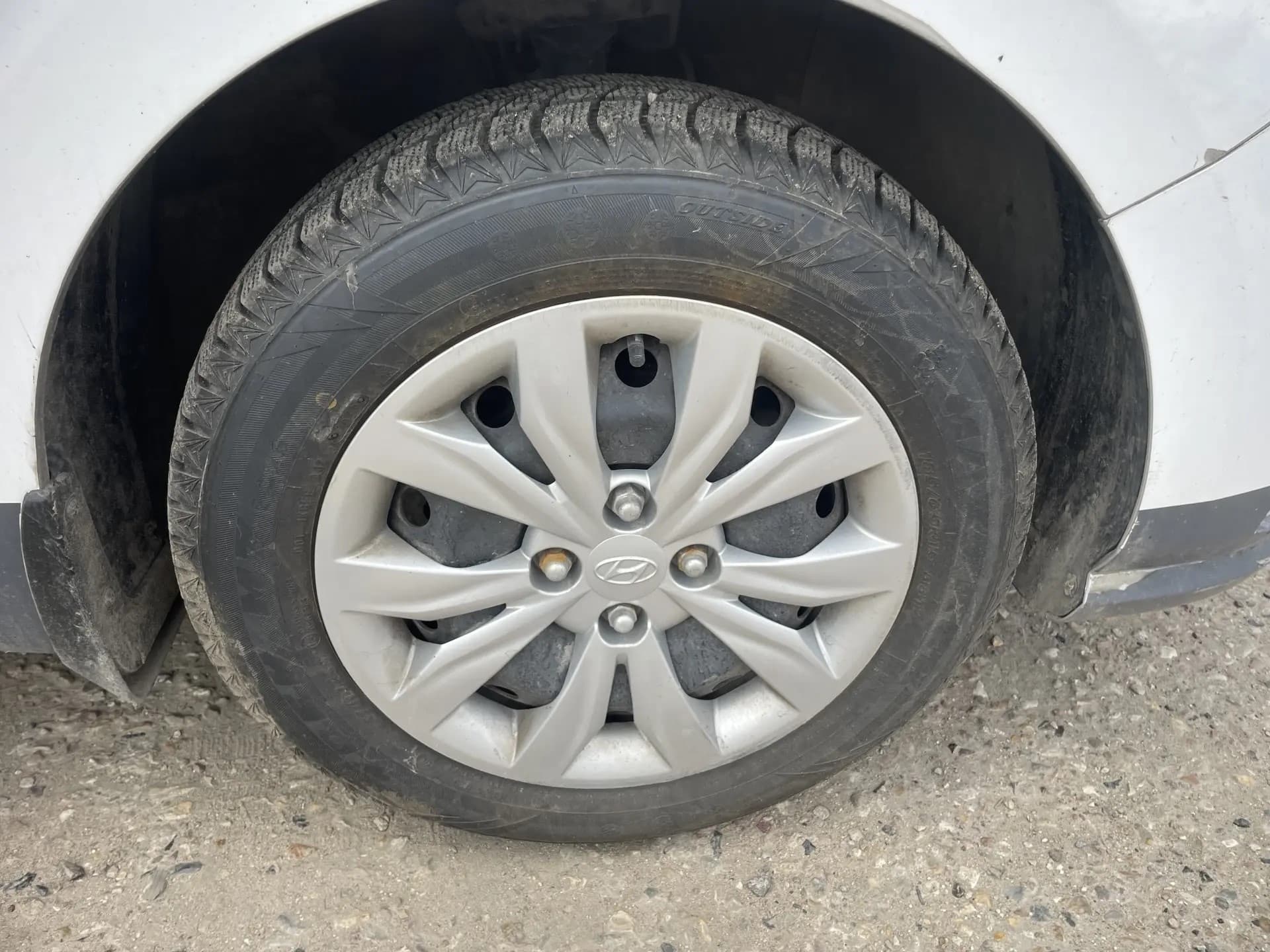 Hyundai Solaris - 10