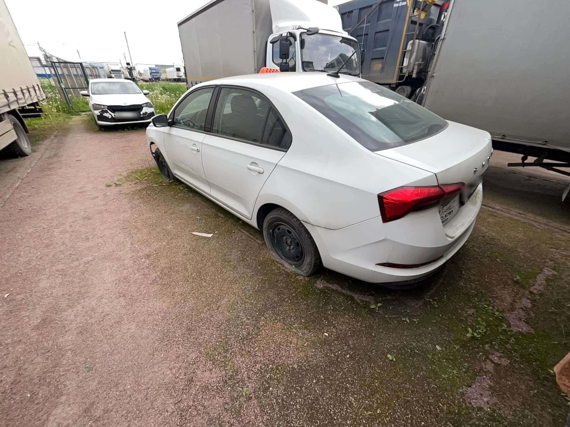 Skoda Rapid - 4