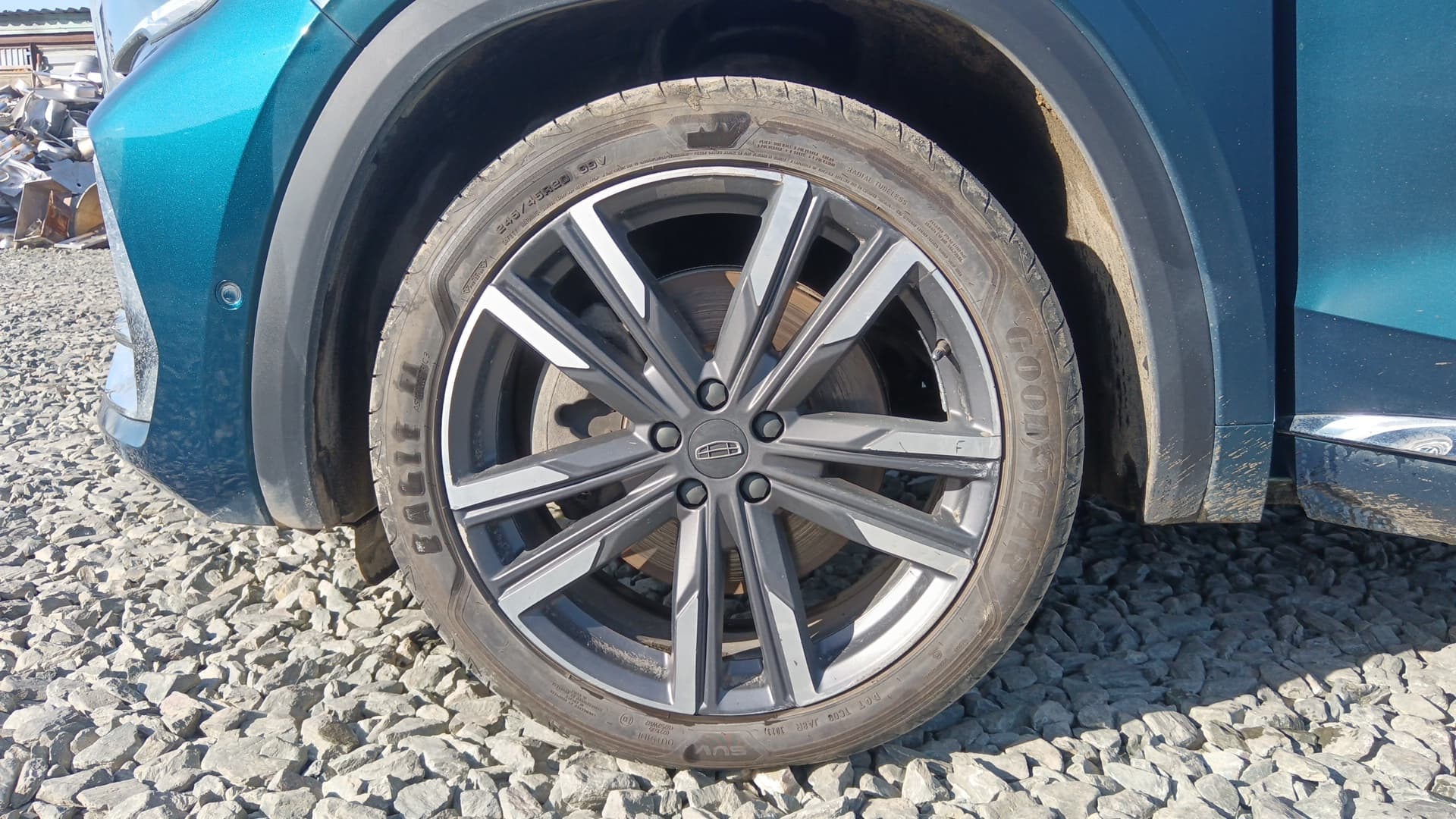 Geely Monjaro - 9