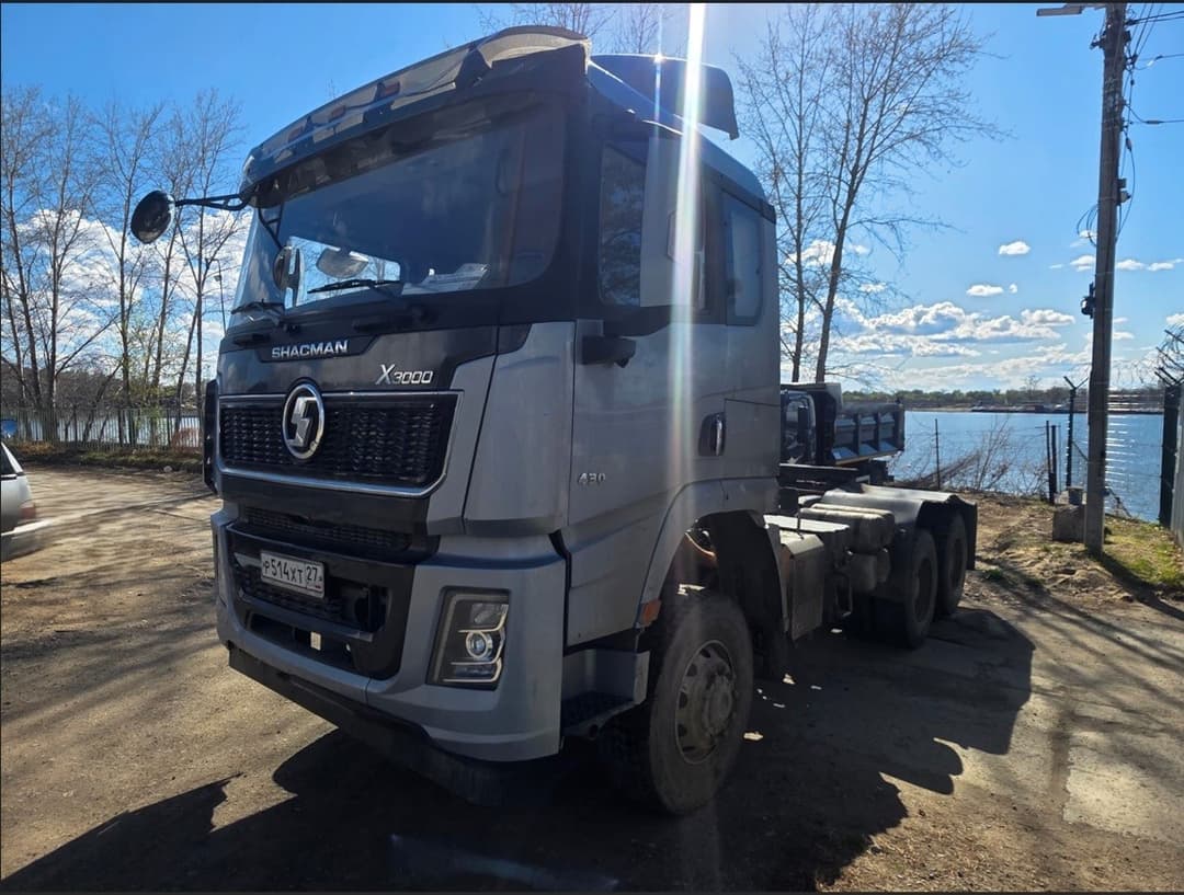 Shacman (Shaanxi) SX* 6x6 Седельный тягач - 1