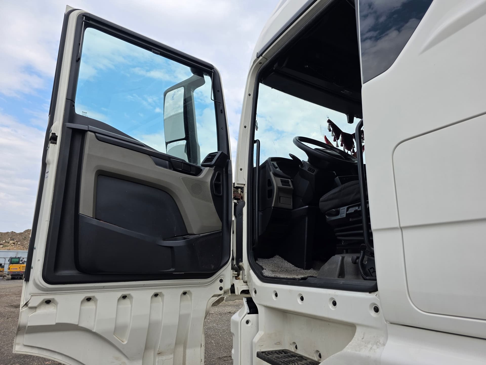 MAN TGX 4X2 Седельный тягач - 8