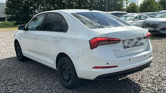 Skoda Rapid - 4
