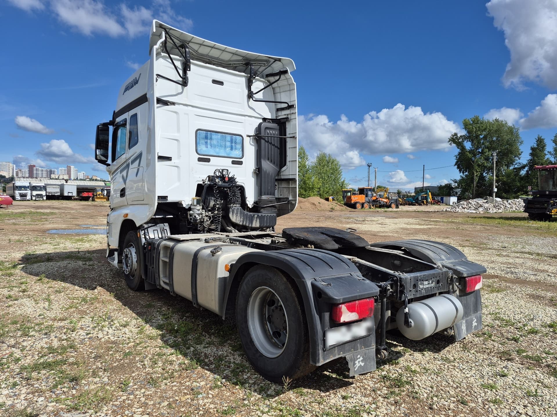 FAW J7 4x2 Седельный тягач - 4