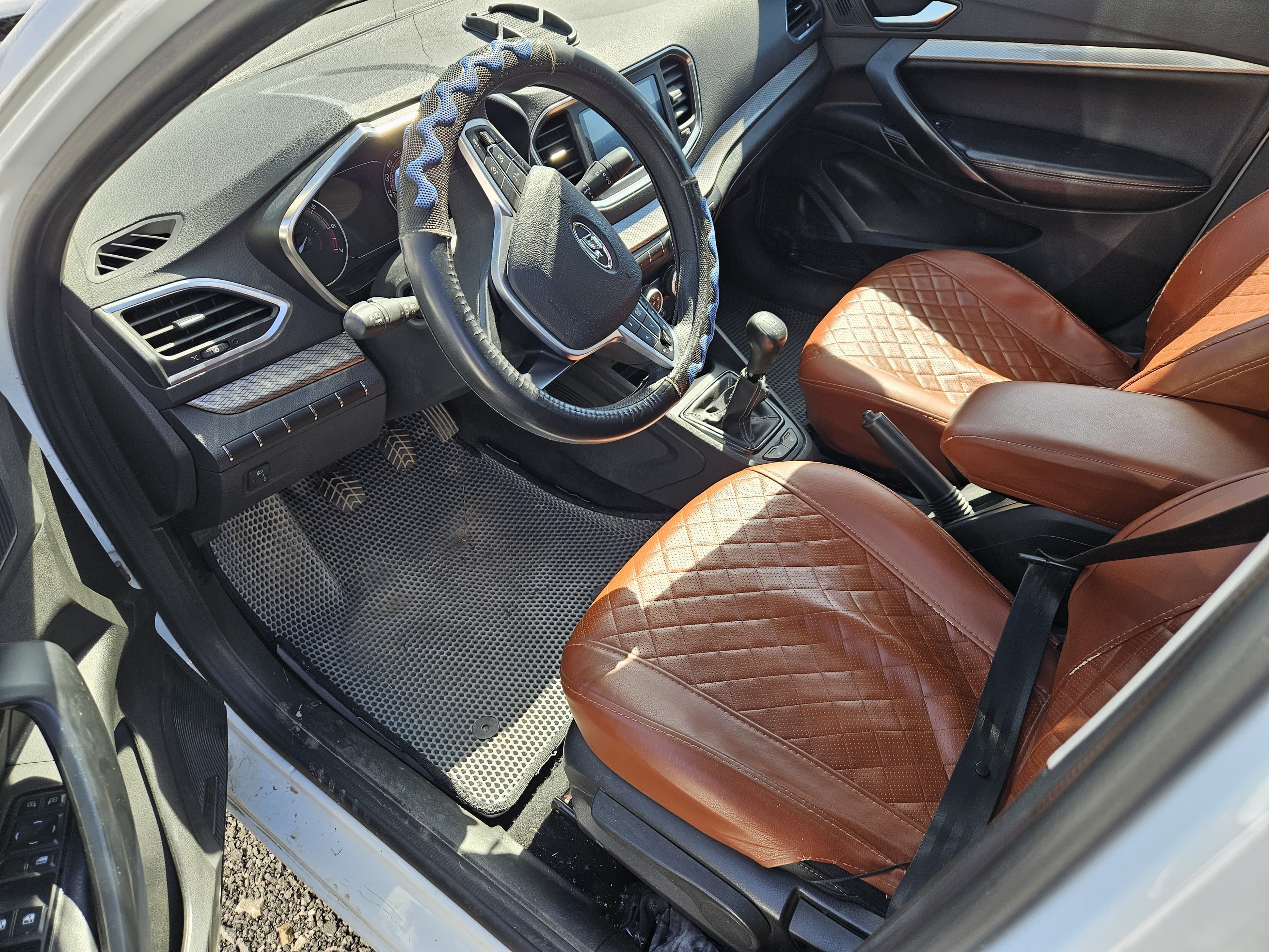 Lada Vesta седан - 4