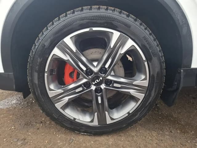 Geely Coolray - 10