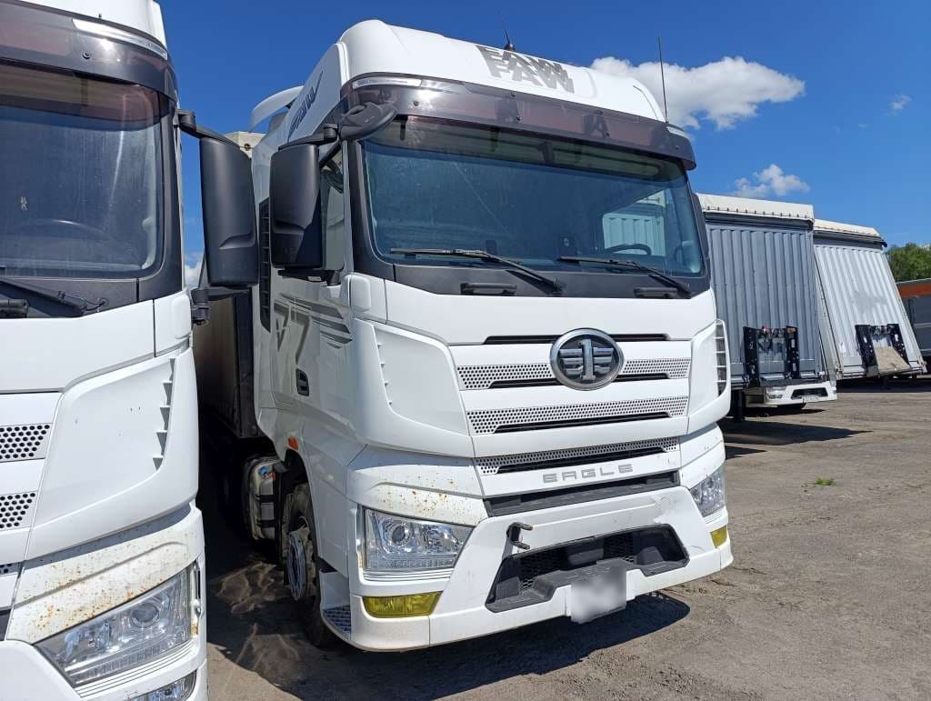 FAW J7 4x2 Седельный тягач - 2