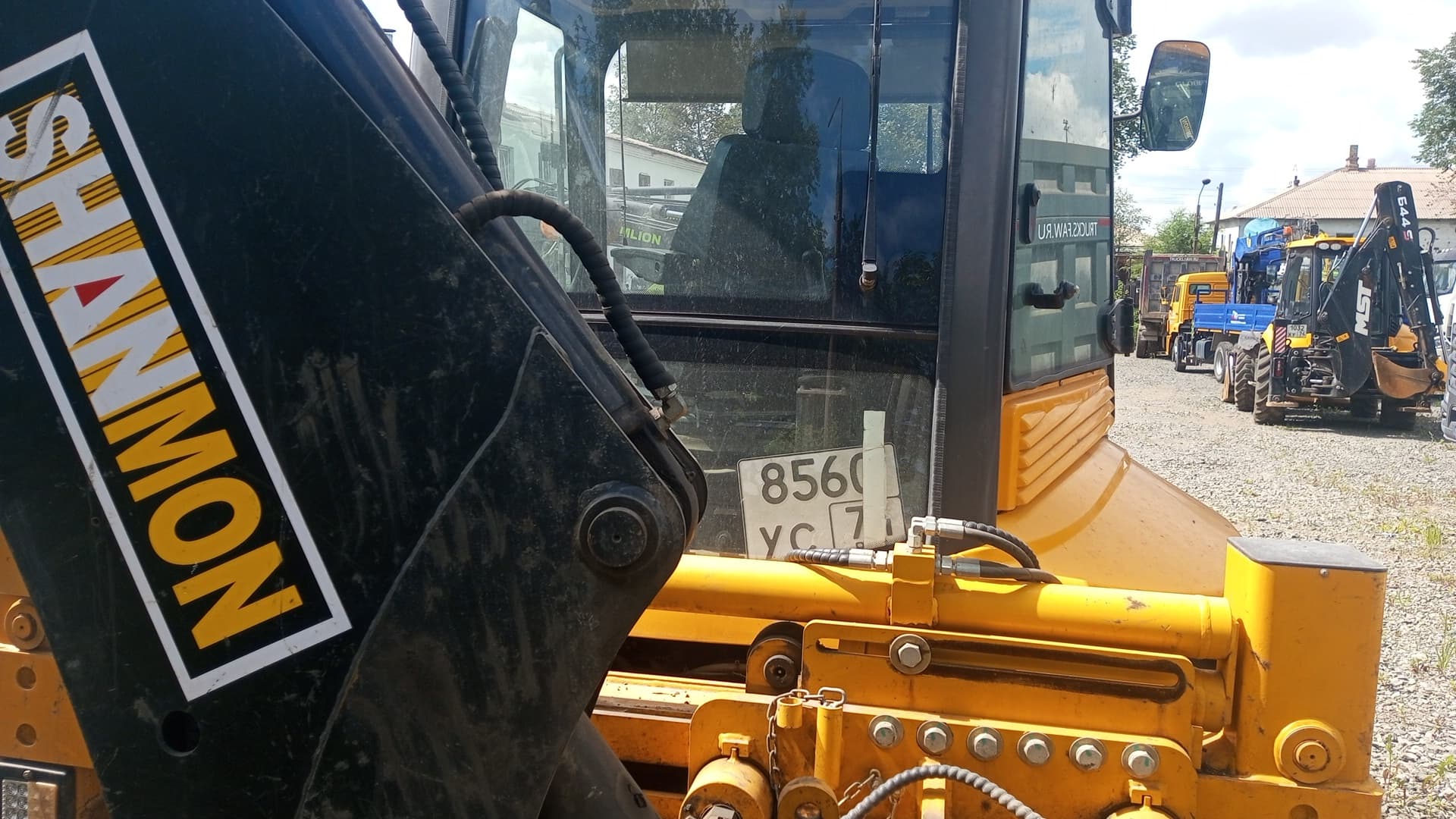 Shanmon 388 Экскаватор-погрузчик - 3