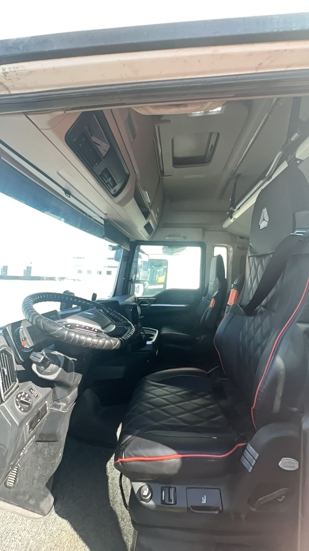 Sitrak C7H 4x2 Седельный тягач - 6