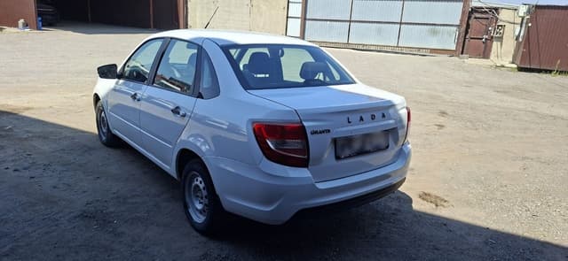 Lada Granta седан - 4