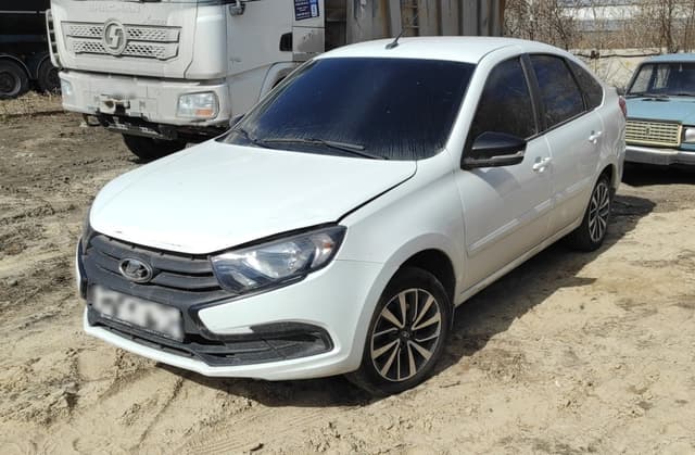 Lada Granta лифтбек - 1