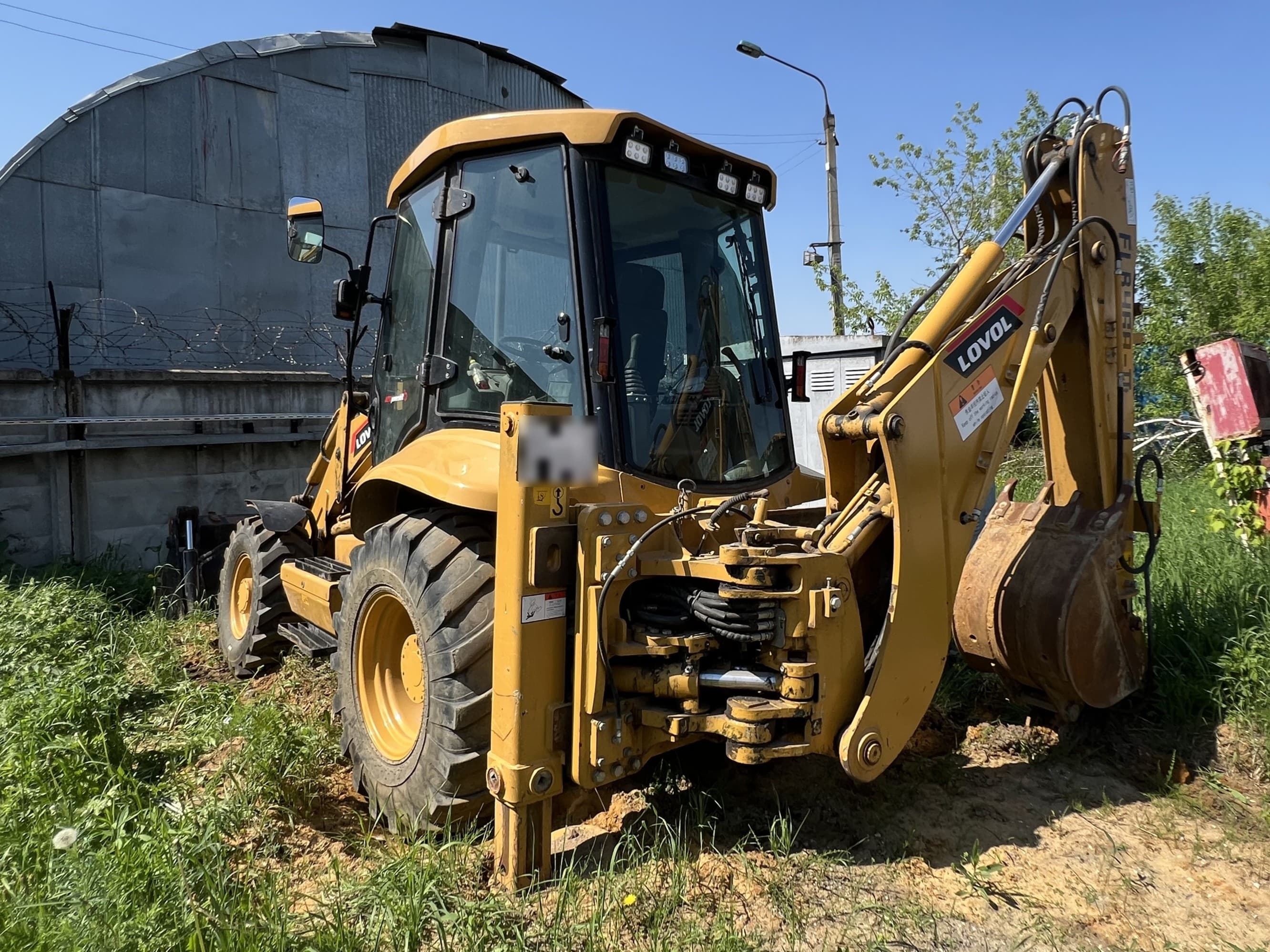 Lovol FLB468 Экскаватор-погрузчик - 4