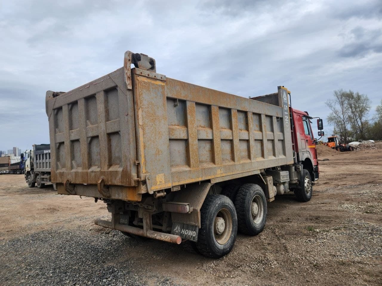 Howo ZZ* 6x4 Самосвал - 3