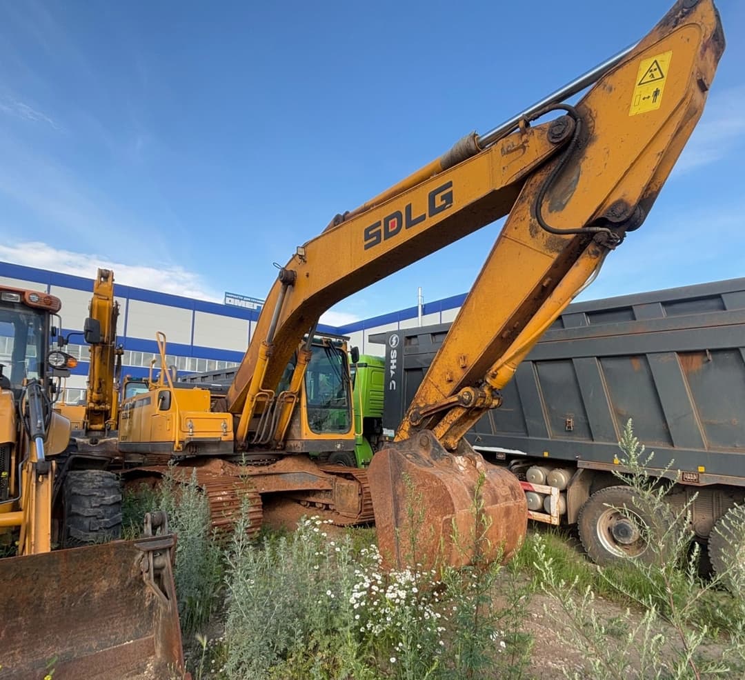 SDLG E6210 Экскаватор - 2