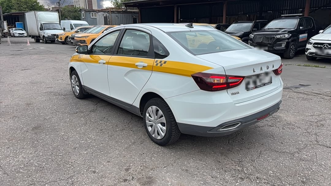 Lada Vesta седан - 3