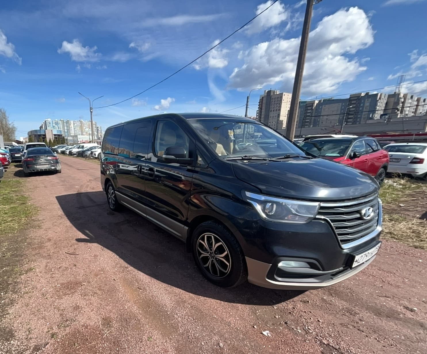 Hyundai H-1 - 2