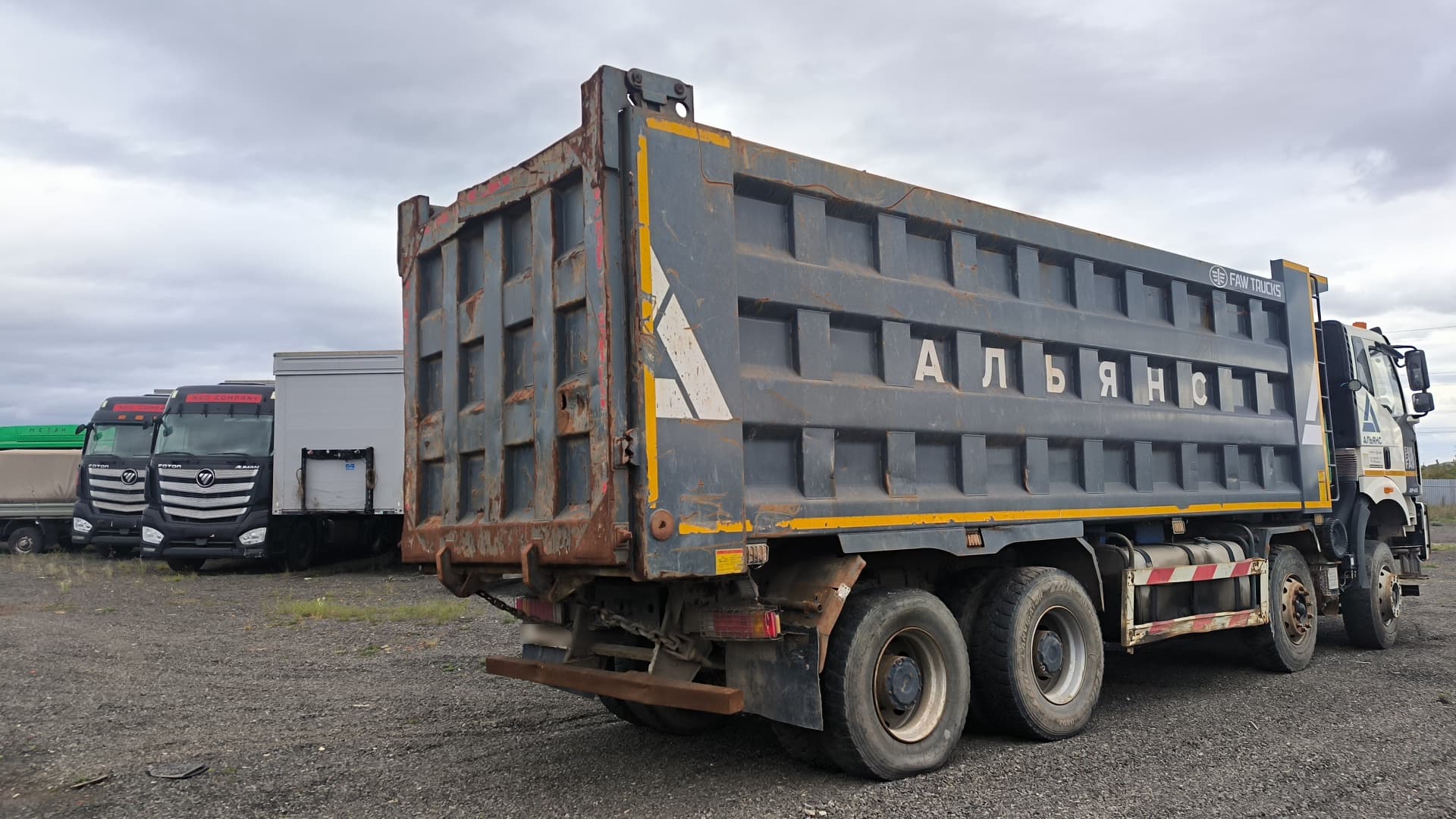 FAW J6 8x4 Самосвал - 3