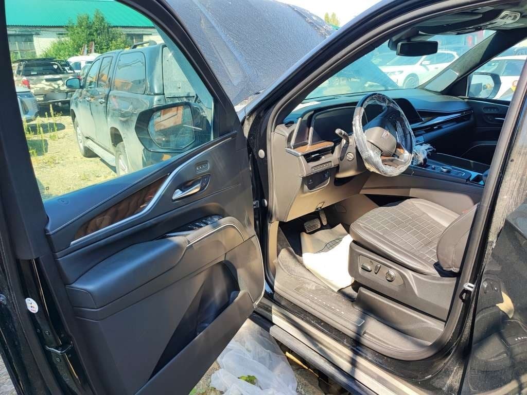 Cadillac Escalade - 6
