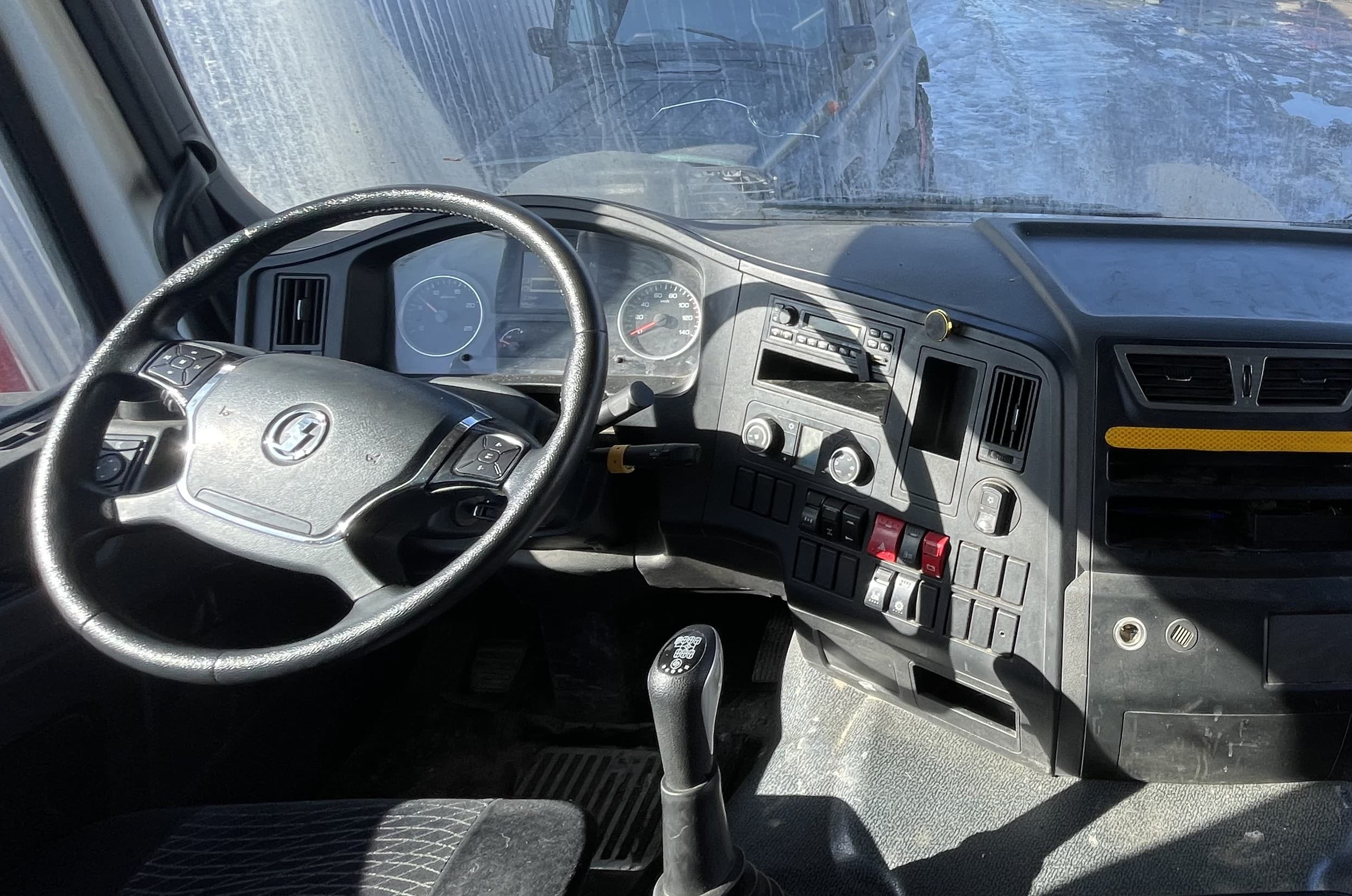 Shacman (Shaanxi) SX* 6x4 Самосвал - 5