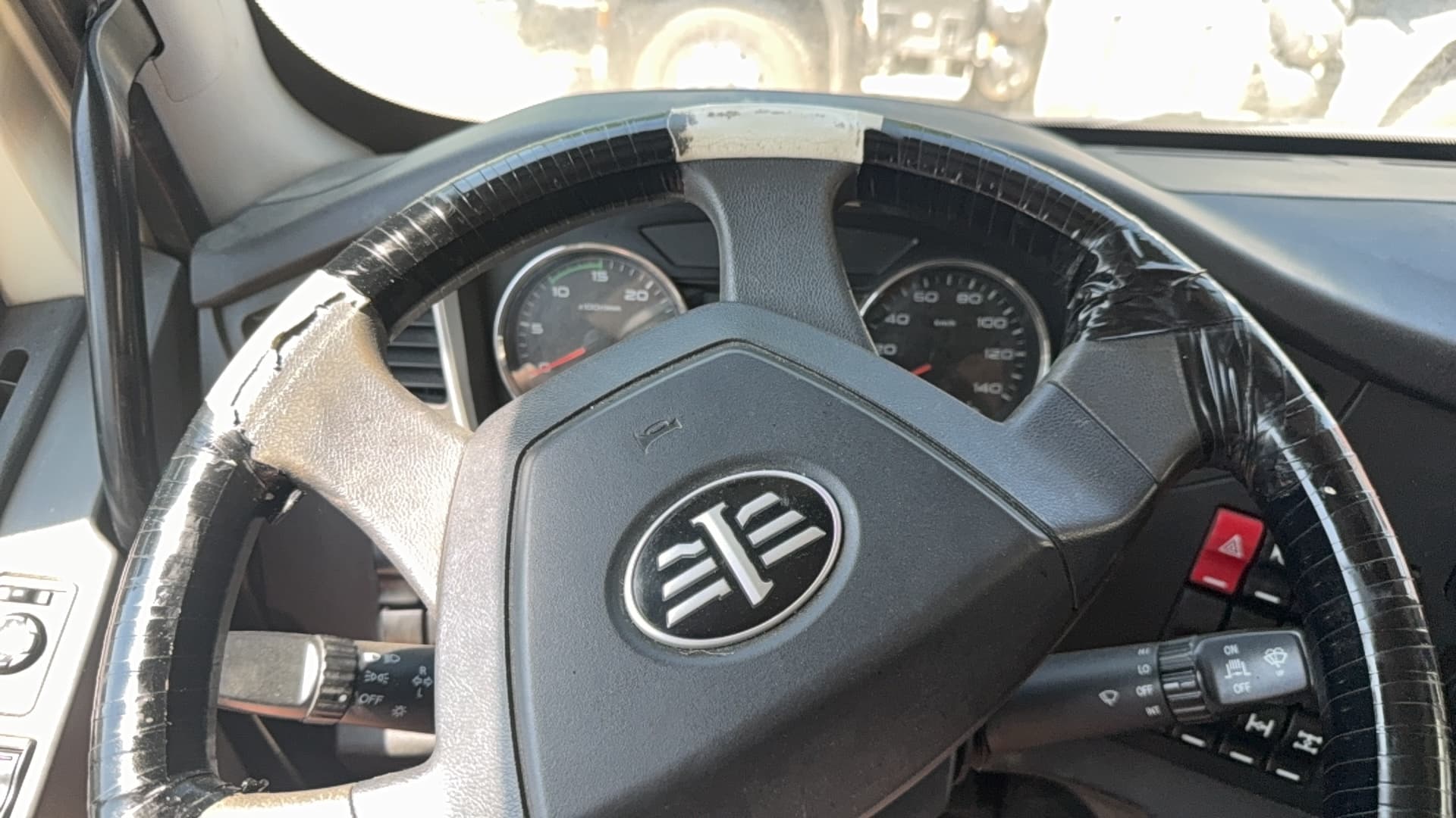 FAW J6* 6x4 Самосвал - 5