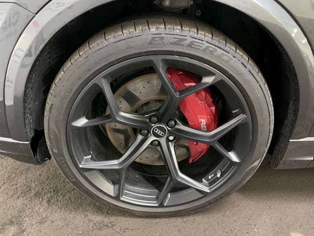 Audi RS Q8 - 10