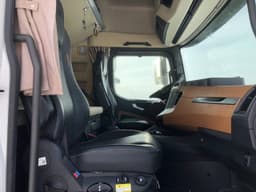 Shacman (Shaanxi) SX* 4x2 Седельный тягач - 9