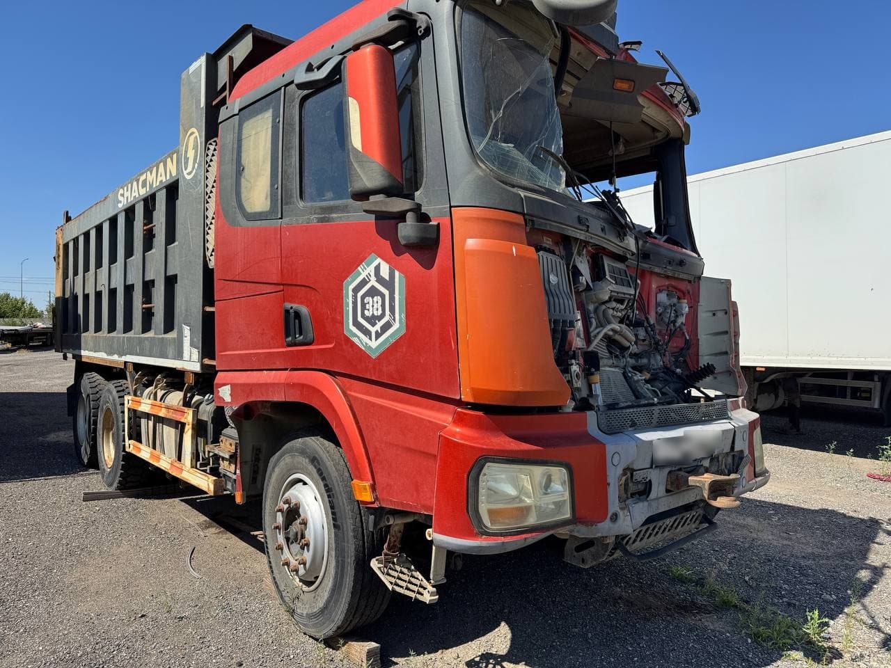 Shacman (Shaanxi) SX32586T384 6x4 Самосвал - 2