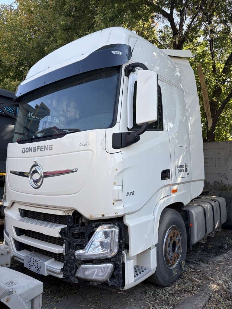 Dongfeng DFH 4x2 Седельный тягач - 1