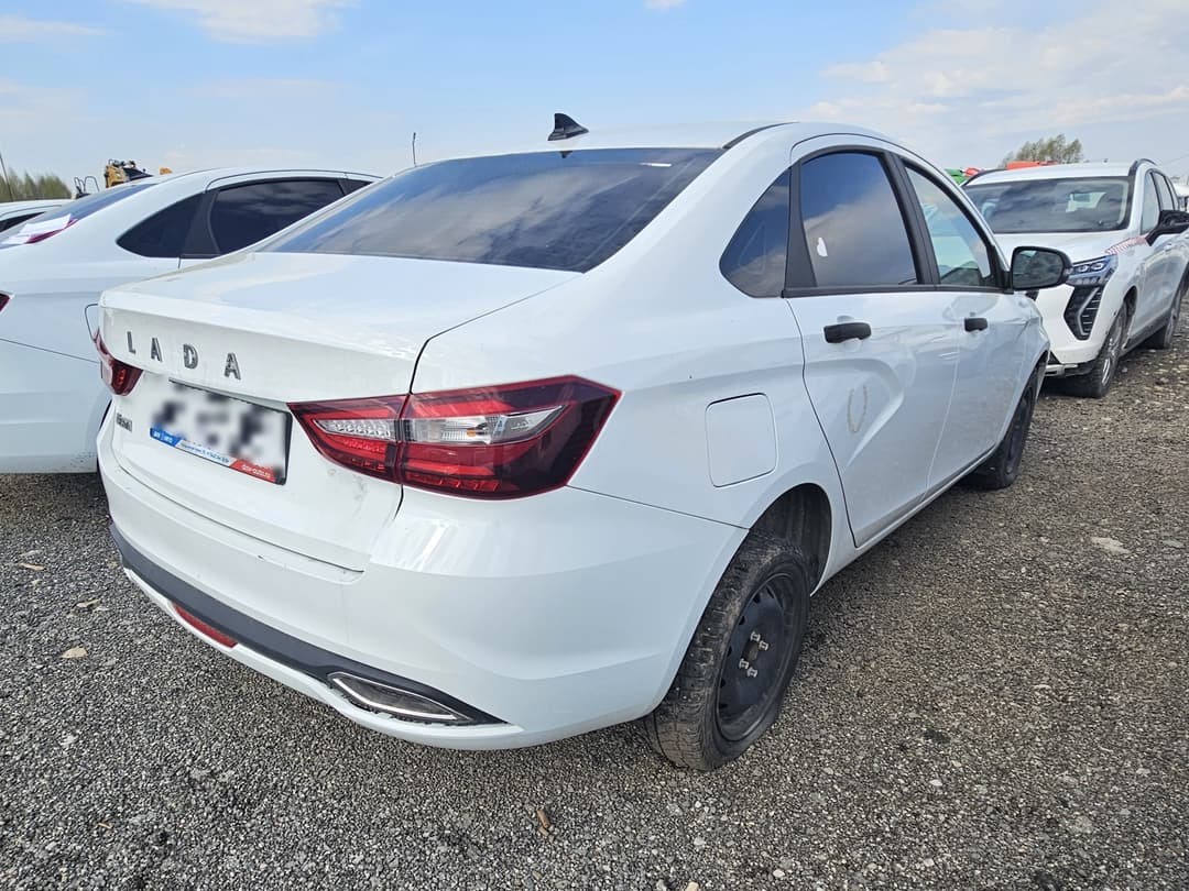 Lada Vesta седан - 3