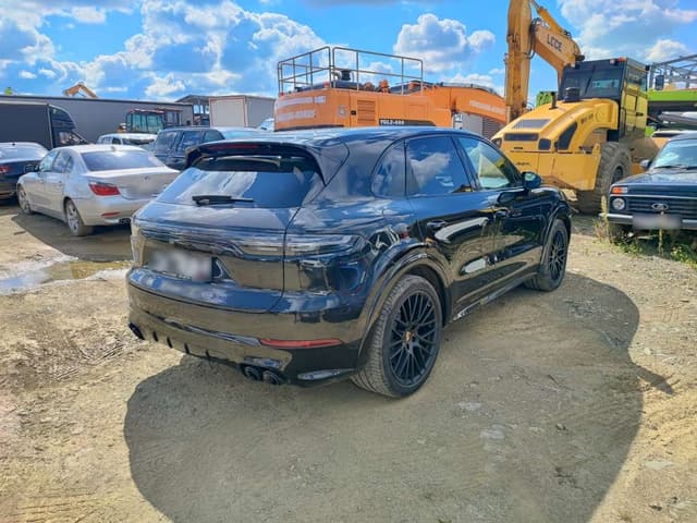 Porsche Cayenne - 3
