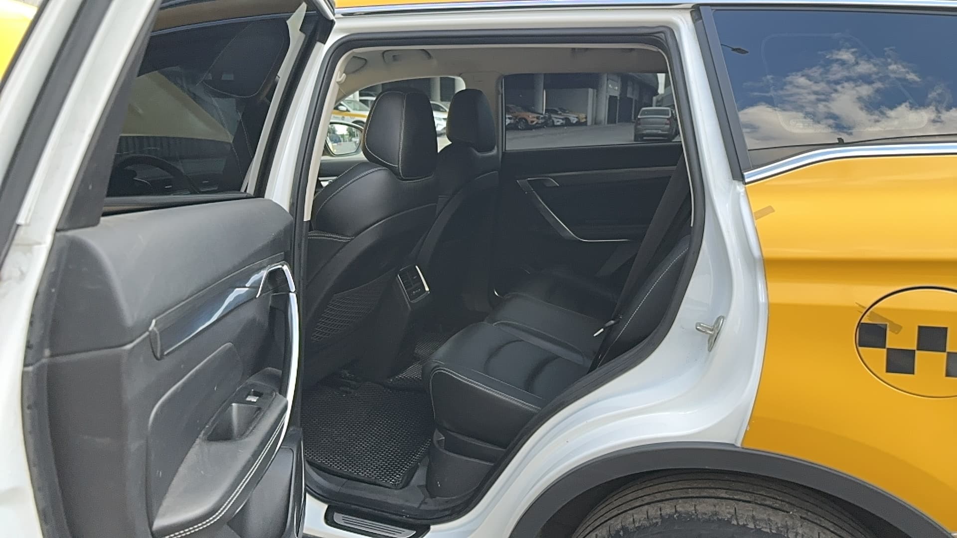Geely Atlas Pro - 8