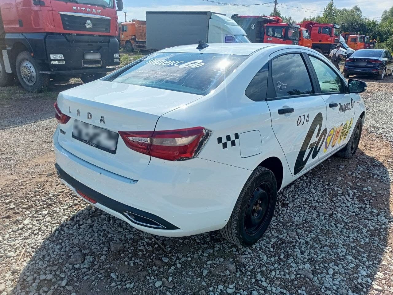 Lada Vesta седан - 3