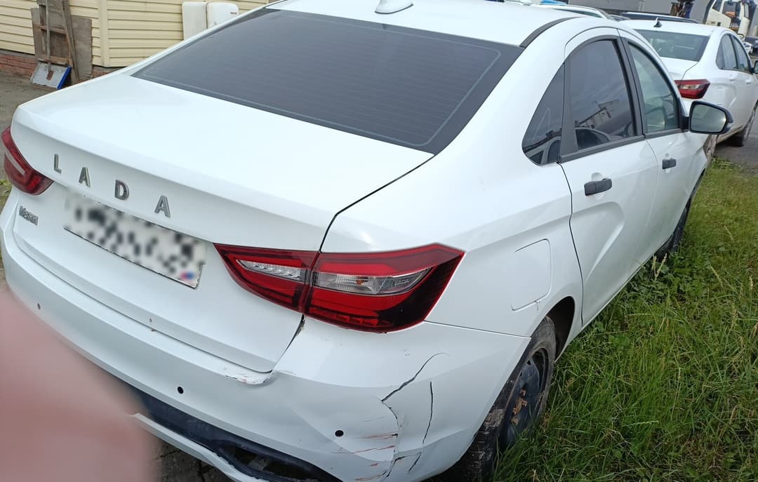 Lada Vesta седан - 3