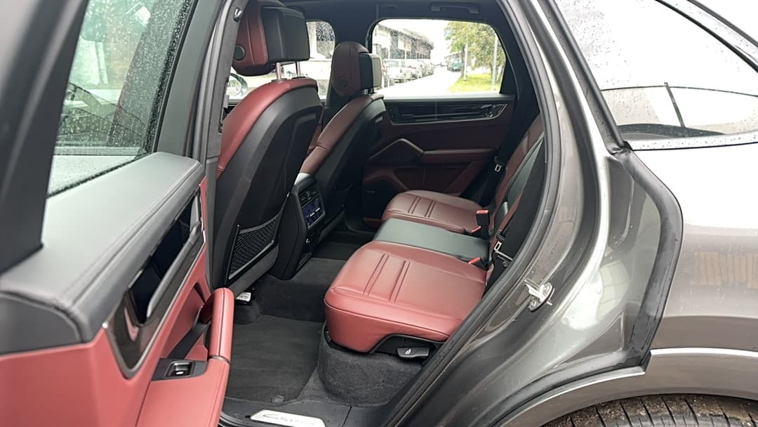 Porsche Cayenne - 9