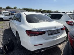 Mercedes-Benz E седан - 4