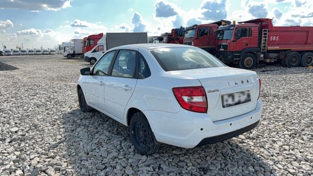 Lada Granta седан - 4