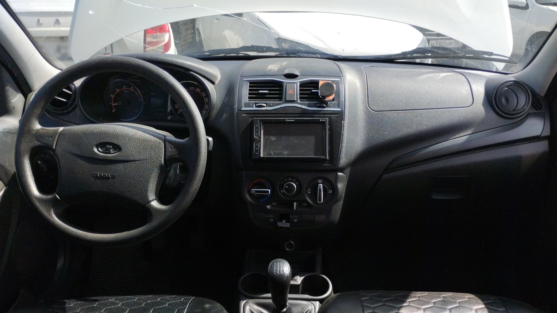 Lada Granta седан - 5