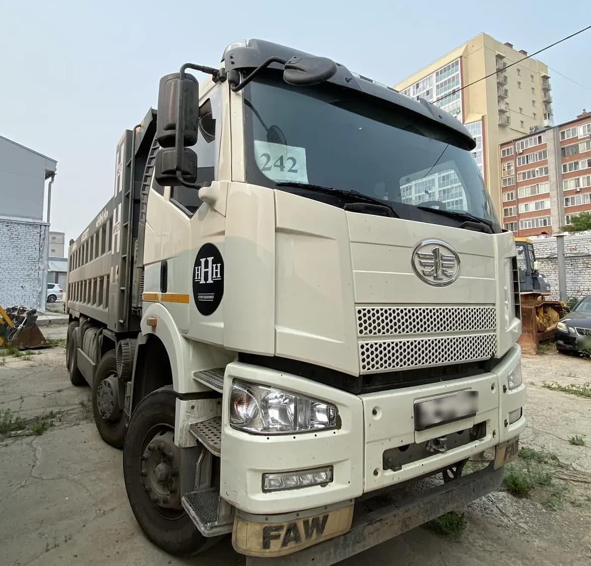 FAW J6 8x4 Самосвал - 2