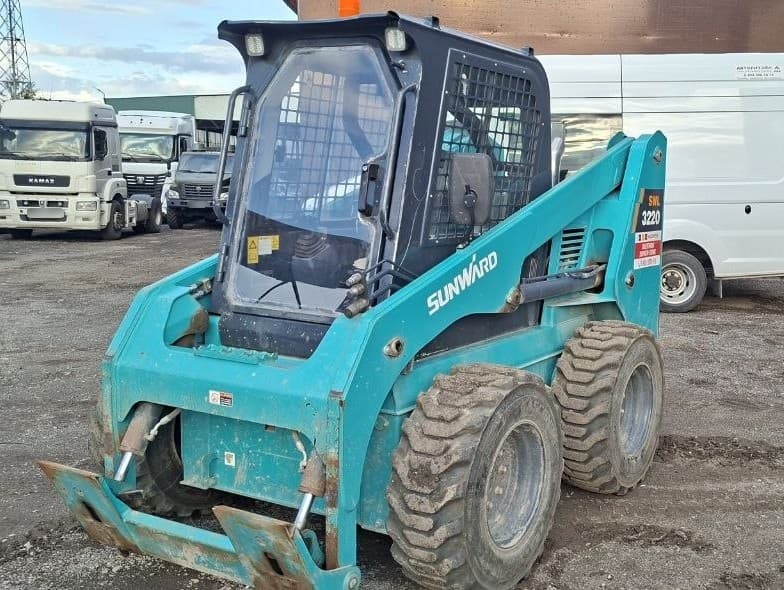 Sunward SWL3220 Мини погрузчик - 7