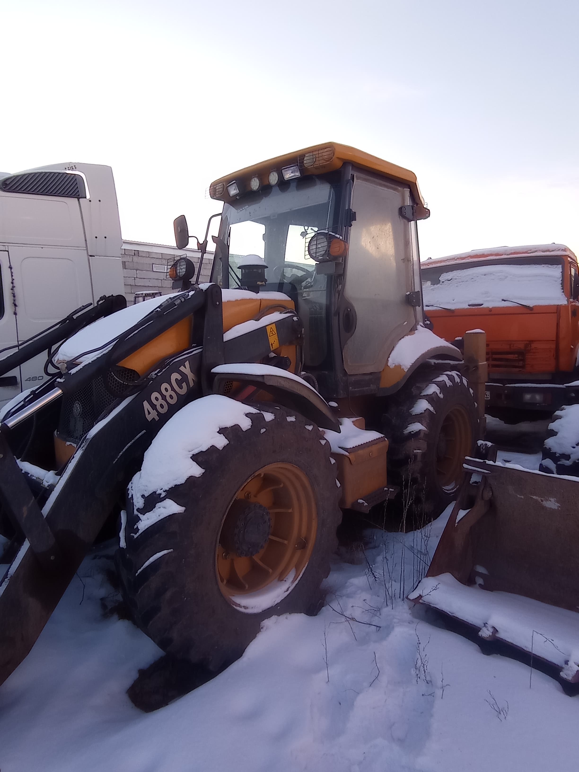 Yugong 488* Экскаватор-погрузчик - 1