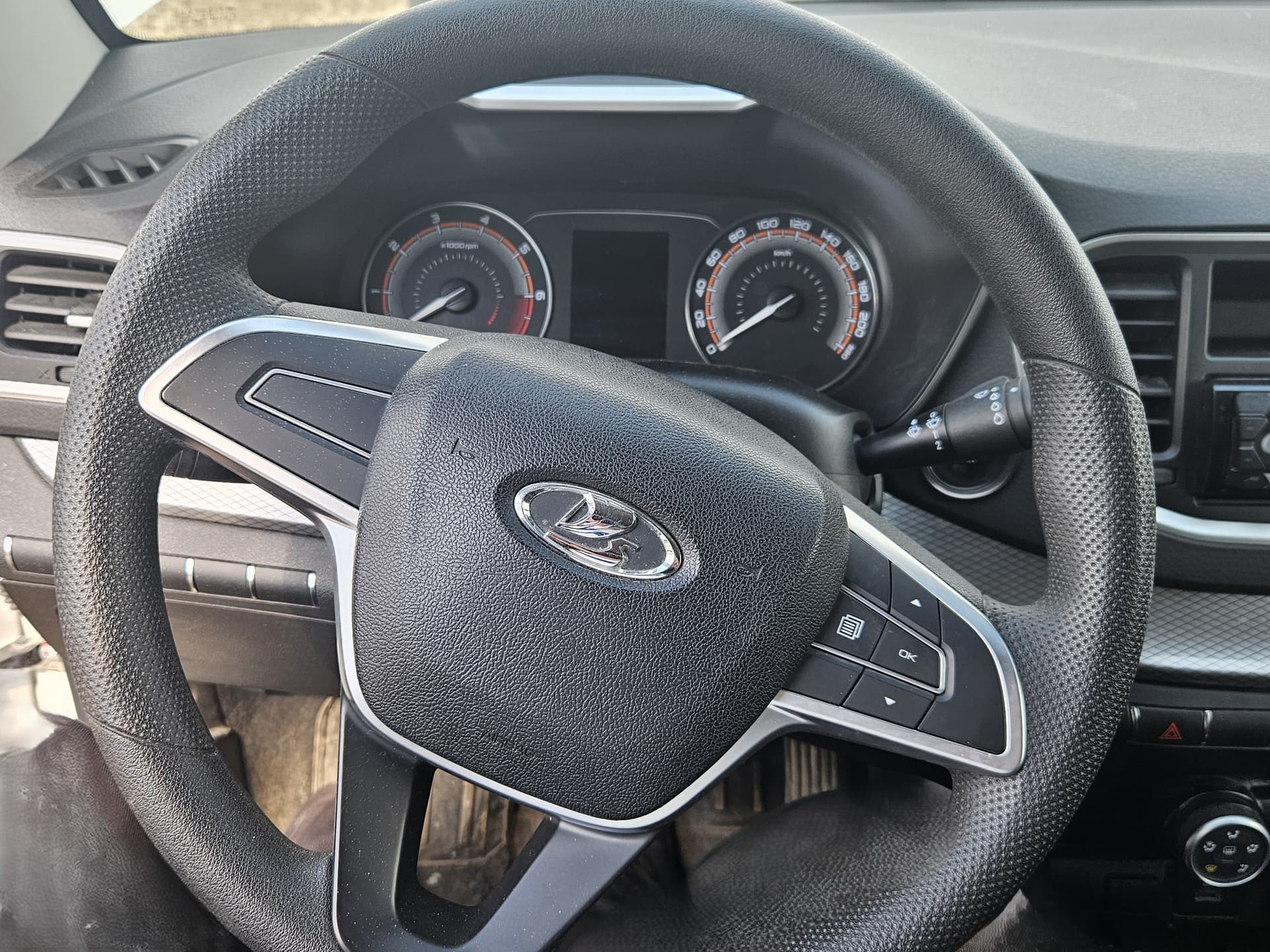 Lada Vesta седан - 5