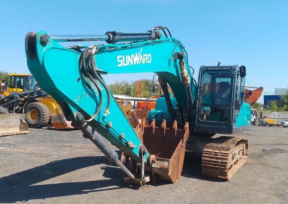 Sunward SWE210 Экскаватор - 1