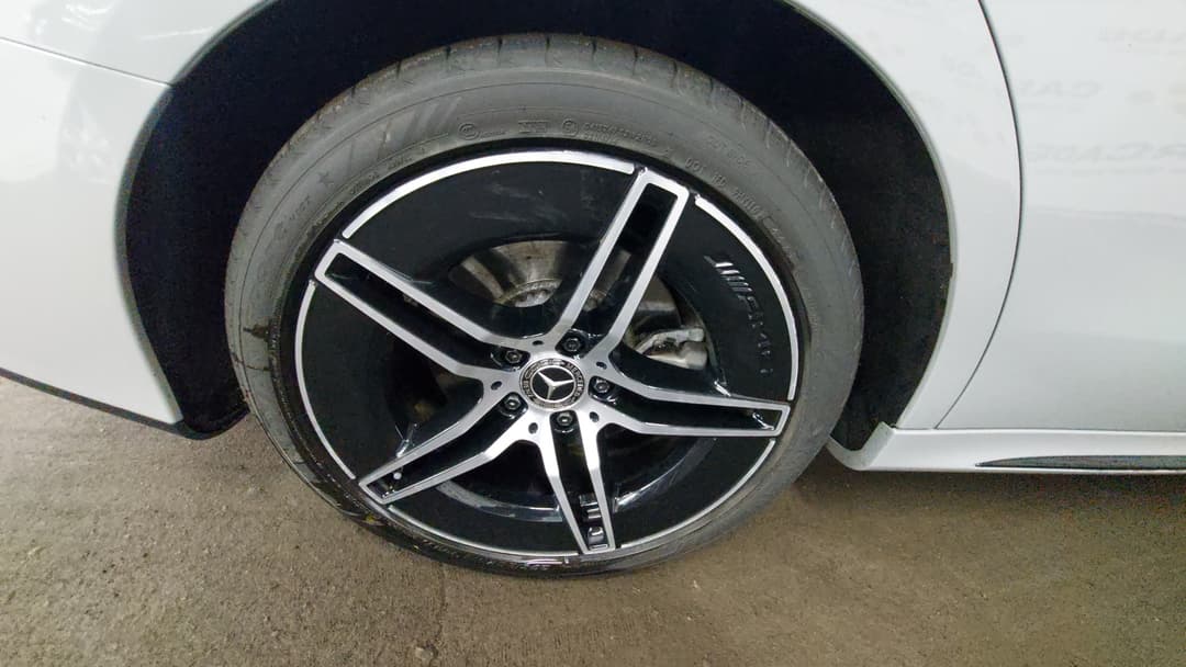 Mercedes-Benz E седан - 9